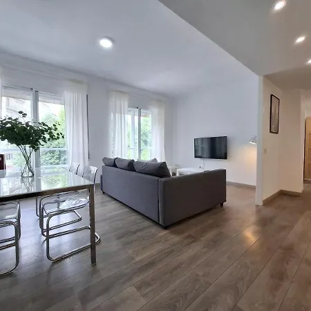 Disfruta De Vistas Al Parque De San Lazaro * Ourense